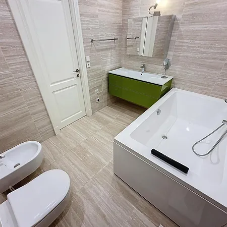 Luxury 2 Bedroom Gray D'albion 330