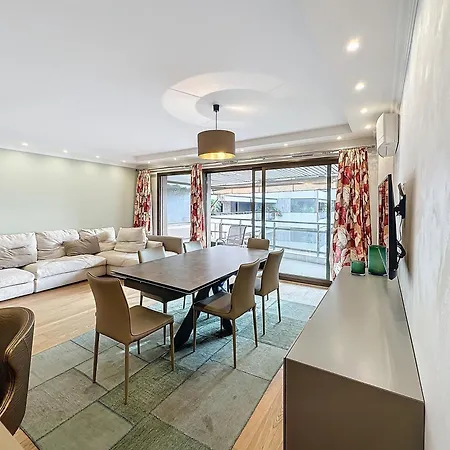 Luxury 2 Bedroom Gray D'albion 330 *